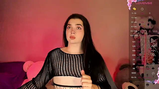 Snapshot of YsabellViveris chatting on 10, 10, 2025 YsabellViveris online show from 10, 10, 2025