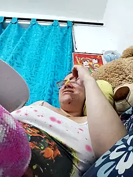 Snapshot of karlythoth@xh chatting on 27, 4, 2026 karlythothxh online show from 27, 4, 2026