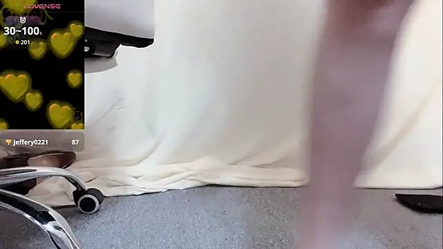 Snapshot of Tw_Zoella chatting on 27, 3, 2026 Tw Zoella online show from 27, 3, 2026