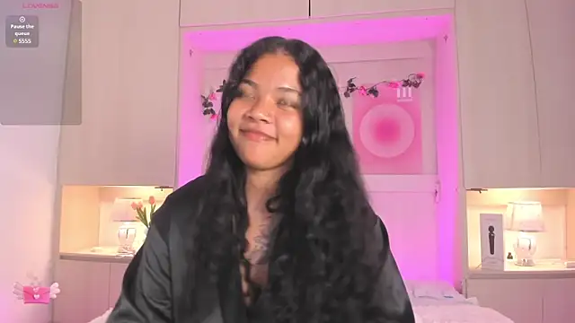 Snapshot of SophiaaStone chatting on 4, 2, 2025 SophiaaStone online show from 4, 2, 2025