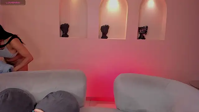 LindseyCox online show from 6, 12, 2024