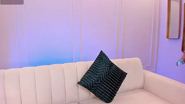 LindseyCox online show from 13, 2, 2025