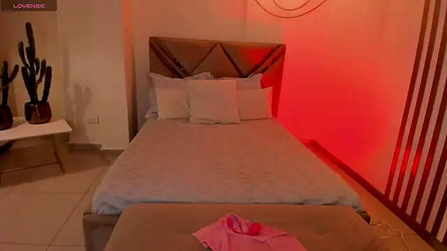 LindseyCox online show from 7, 10, 2025