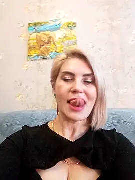 Snapshot of JennyOMay chatting on 5, 1, 2025 JennyOMay online show from 5, 1, 2025