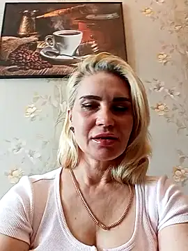 Snapshot of JennyOMay chatting on 6, 5, 2026 JennyOMay online show from 6, 5, 2026