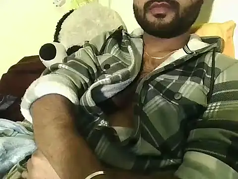Snapshot of SHENOY3 chatting on 12, 1, 2025 SHENOY3 online show from 12, 1, 2025