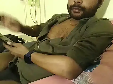 Snapshot of SHENOY3 chatting on 8, 3, 2025 SHENOY3 online show from 8, 3, 2025