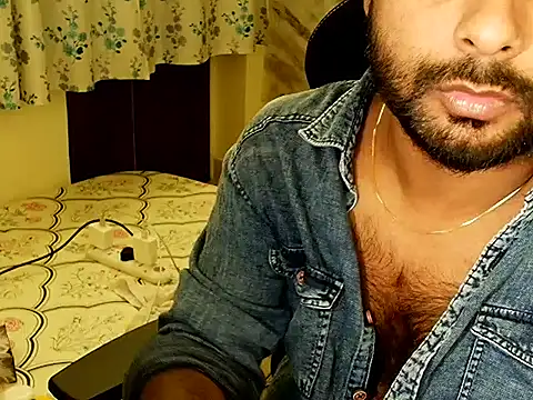 Snapshot of SHENOY3 chatting on 18, 9, 2025 SHENOY3 online show from 18, 9, 2025