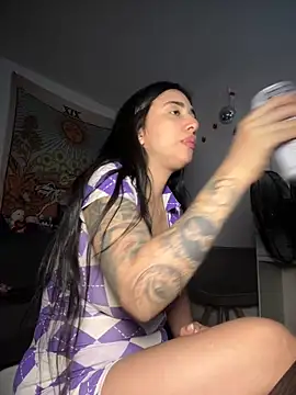 kiaraglam2 online show from 25, 11, 2025