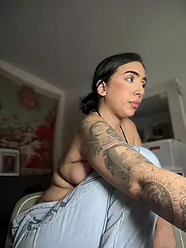 kiaraglam2 online show from 1, 2, 2026