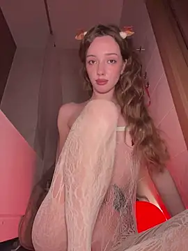 Snapshot of Weeissy chatting on 18, 12, 2025 Weeissy online show from 18, 12, 2025