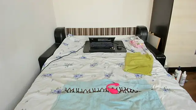 Snapshot of sweet-tinqerbell chatting on 19, 9, 2025 sweet-tinqerbell online show from 19, 9, 2025