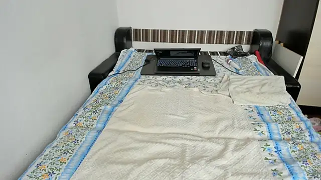 Snapshot of sweet-tinqerbell chatting on 4, 10, 2025 sweet-tinqerbell online show from 4, 10, 2025