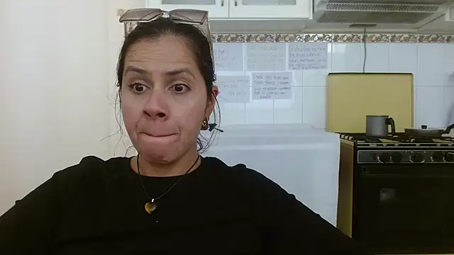 Sara Brandon online show from 21, 9, 2025