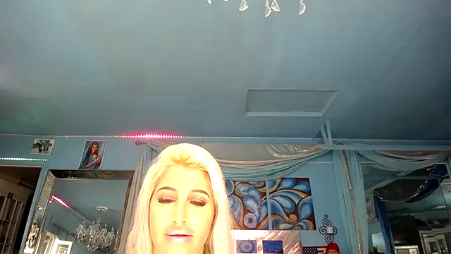 Snapshot of ADRIANNA_FOX chatting on 16, 2, 2025 ADRIANNA FOX online show from 16, 2, 2025