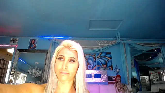 Snapshot of ADRIANNA_FOX chatting on 17, 2, 2025 ADRIANNA FOX online show from 17, 2, 2025