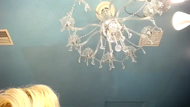 Snapshot of ADRIANNA_FOX chatting on 20, 2, 2025 ADRIANNA FOX online show from 20, 2, 2025