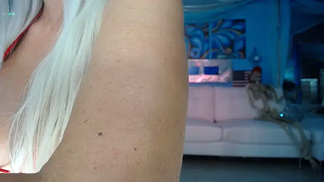 Snapshot of ADRIANNA_FOX chatting on 15, 3, 2025 ADRIANNA FOX online show from 15, 3, 2025