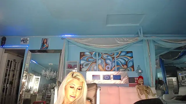 Snapshot of ADRIANNA_FOX chatting on 16, 3, 2025 ADRIANNA FOX online show from 16, 3, 2025