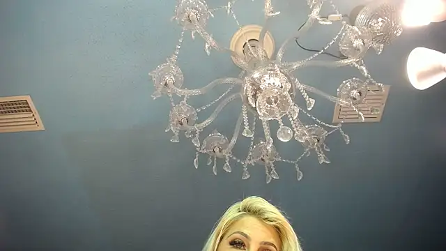 Snapshot of ADRIANNA_FOX chatting on 16, 3, 2025 ADRIANNA FOX online show from 16, 3, 2025