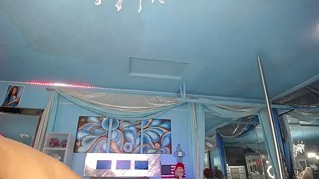 Snapshot of ADRIANNA_FOX chatting on 14, 9, 2025 ADRIANNA FOX online show from 14, 9, 2025