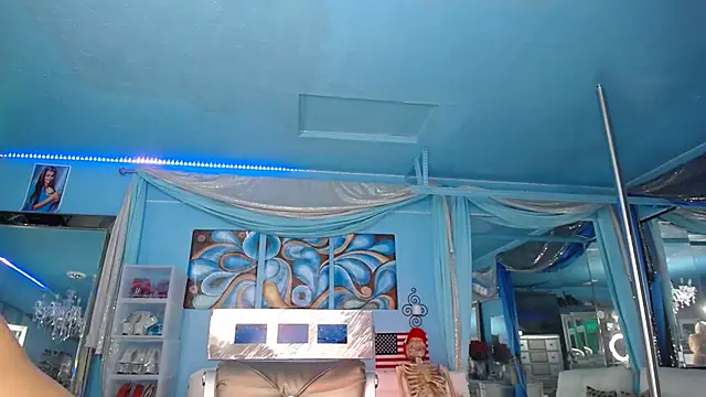 Snapshot of ADRIANNA_FOX chatting on 20, 9, 2025 ADRIANNA FOX online show from 20, 9, 2025