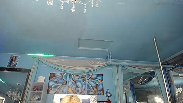 ADRIANNA FOX online show from 10, 5, 2026