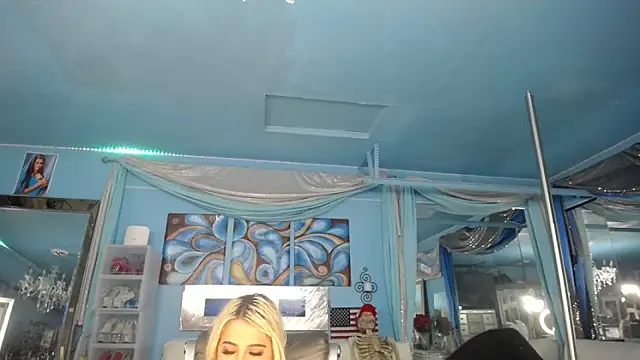 ADRIANNA FOX online show from 7, 6, 2026