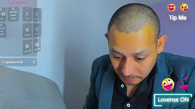 jhonyalzate2 online show from 7, 12, 2024