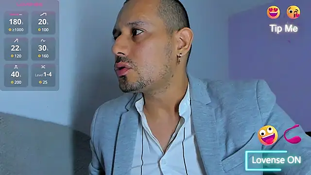 jhonyalzate2 online show from 8, 12, 2024