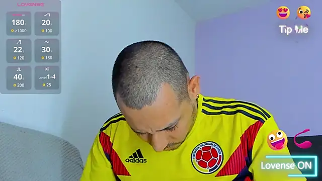 jhonyalzate2 online show from 9, 12, 2024