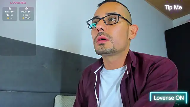 jhonyalzate2 online show from 30, 9, 2025