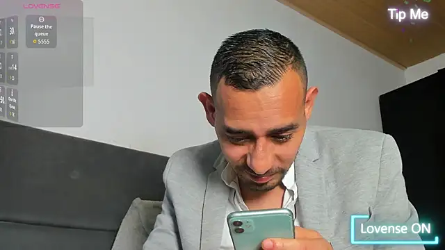 jhonyalzate2 online show from 25, 5, 2026