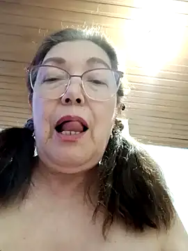 Vicky Rosse online show from 2, 2, 2025