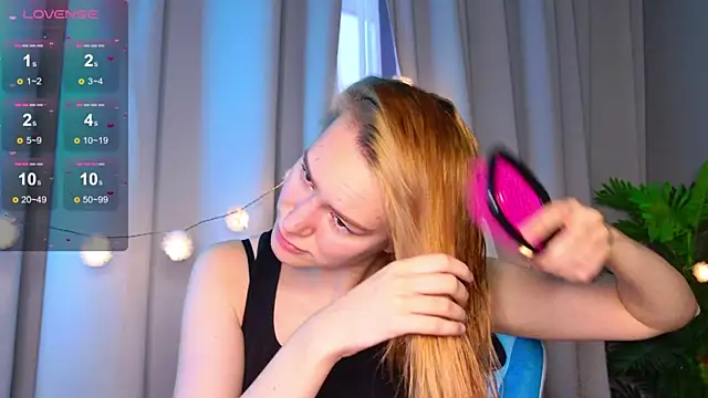 Snapshot of Ramona___ chatting on 19, 10, 2025 Ramona    online show from 19, 10, 2025