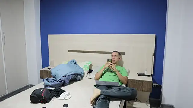 funcouple1985 online show from 4, 12, 2024
