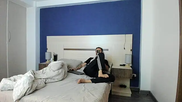 funcouple1985 online show from 6, 3, 2025