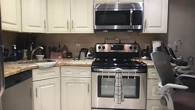 Snapshot of BigGuyMuscle chatting on 24, 9, 2025 BigGuyMuscle online show from 24, 9, 2025