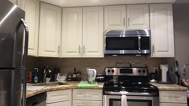 Snapshot of BigGuyMuscle chatting on 14, 11, 2025 BigGuyMuscle online show from 14, 11, 2025