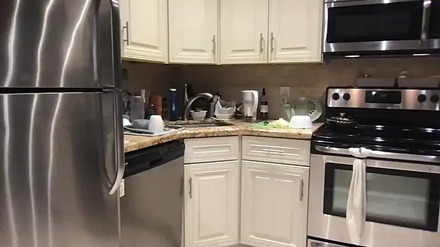 Snapshot of BigGuyMuscle chatting on 16, 11, 2025 BigGuyMuscle online show from 16, 11, 2025