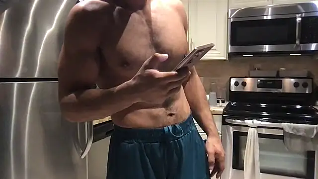 Snapshot of BigGuyMuscle chatting on 18, 11, 2025 BigGuyMuscle online show from 18, 11, 2025