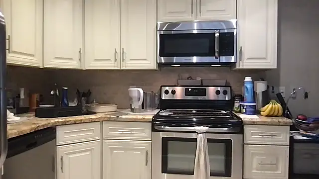 Snapshot of BigGuyMuscle chatting on 1, 12, 2025 BigGuyMuscle online show from 1, 12, 2025