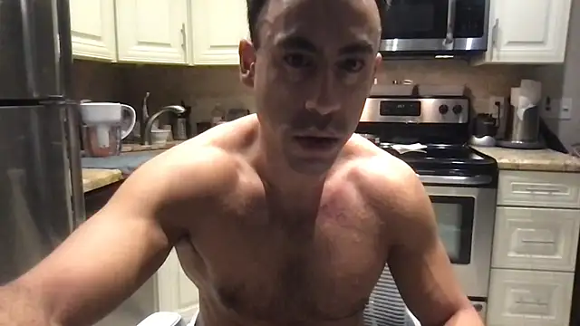 Snapshot of BigGuyMuscle chatting on 16, 12, 2025 BigGuyMuscle online show from 16, 12, 2025