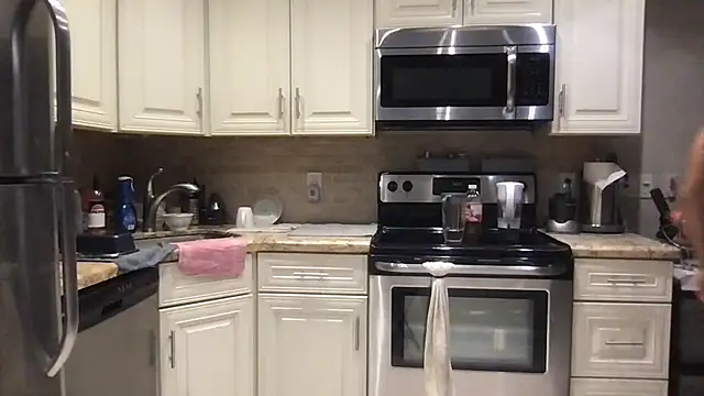 Snapshot of BigGuyMuscle chatting on 16, 12, 2025 BigGuyMuscle online show from 16, 12, 2025