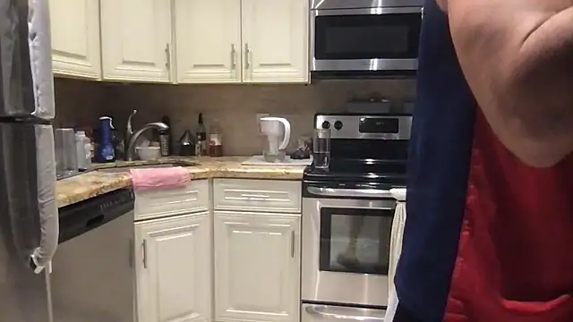 Snapshot of BigGuyMuscle chatting on 19, 12, 2025 BigGuyMuscle online show from 19, 12, 2025