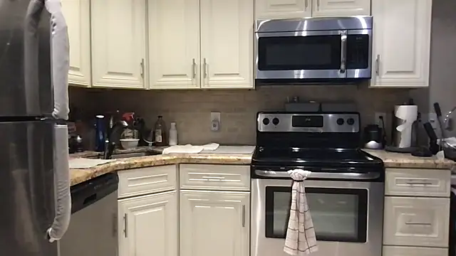 Snapshot of BigGuyMuscle chatting on 14, 2, 2026 BigGuyMuscle online show from 14, 2, 2026