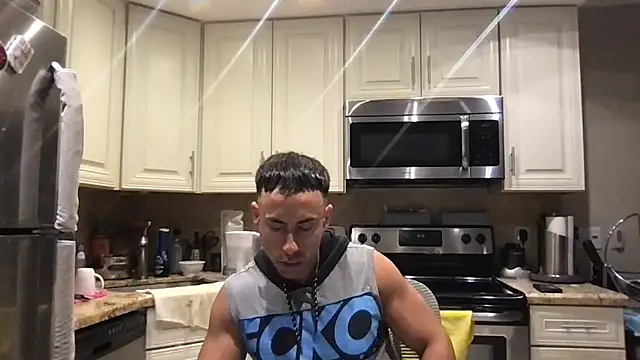 Snapshot of BigGuyMuscle chatting on 28, 2, 2026 BigGuyMuscle online show from 28, 2, 2026