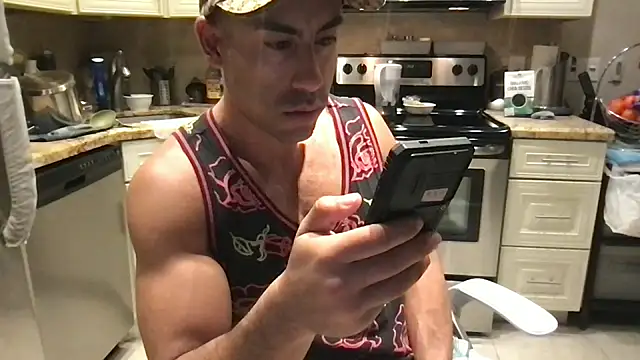 Snapshot of BigGuyMuscle chatting on 6, 3, 2026 BigGuyMuscle online show from 6, 3, 2026
