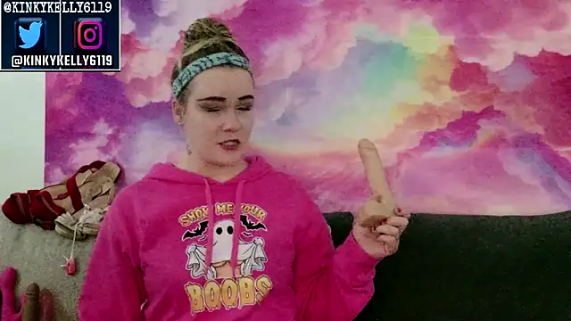 Snapshot of Kellylynn69 chatting on 14, 10, 2025 Kellylynn69 online show from 14, 10, 2025