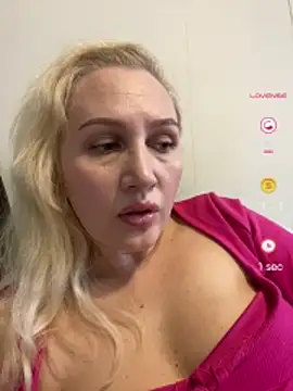 YourBlondee online show from 21, 5, 2026